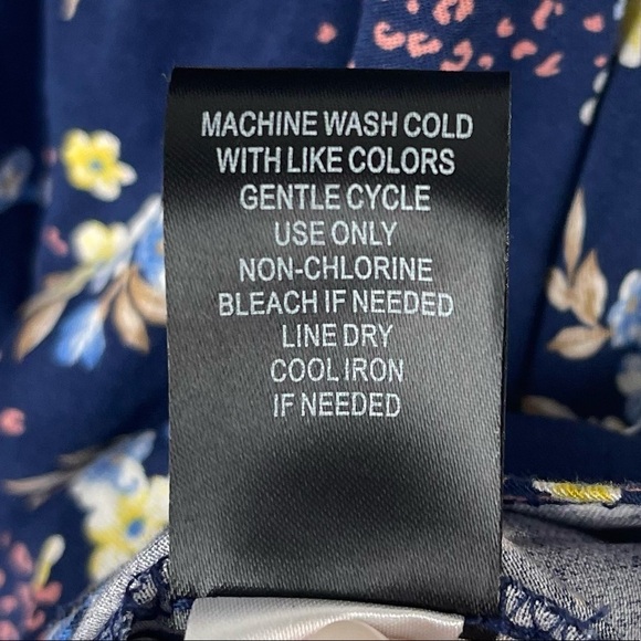 Torrid Navy Floral Stretch Challis Corset Back Blouse Size 00, Medium, 10 - Picture 12 of 16